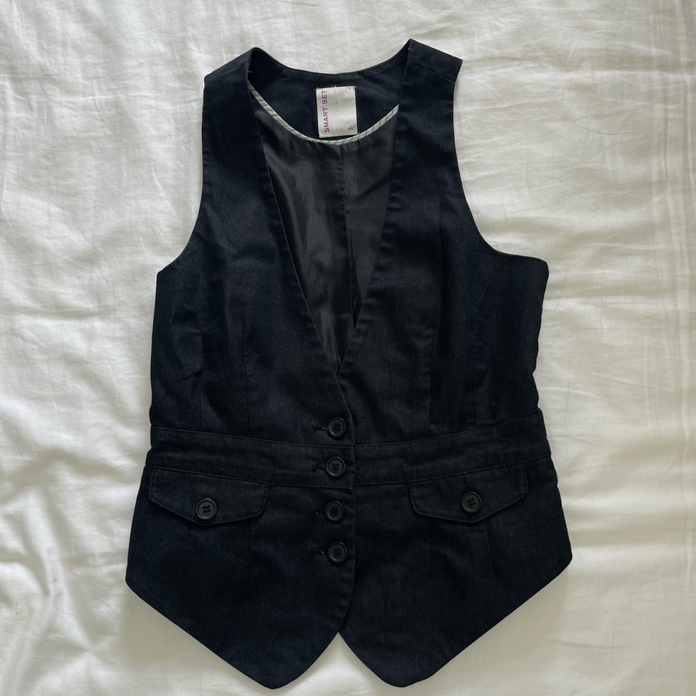Buttoned Vest